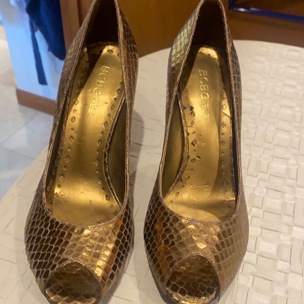 BCBG  Bronze 4” heel